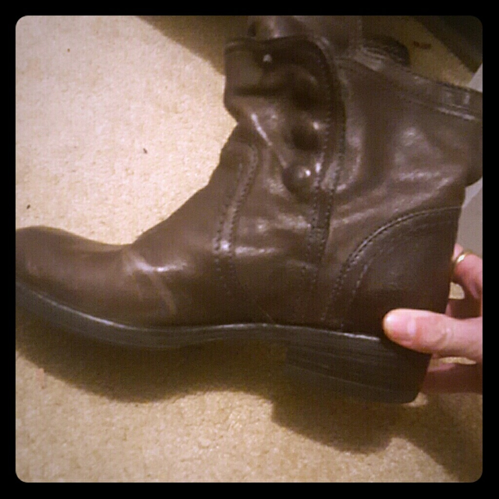 Vera Wang booties - Picture 1 of 2